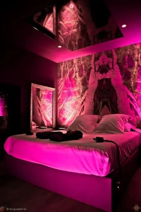 Apartment Greyroom Cannes-Love Room Bdsm